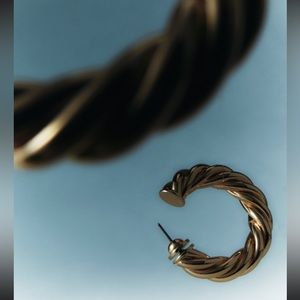 NIB Zara Textured Hoop Gold Earrings